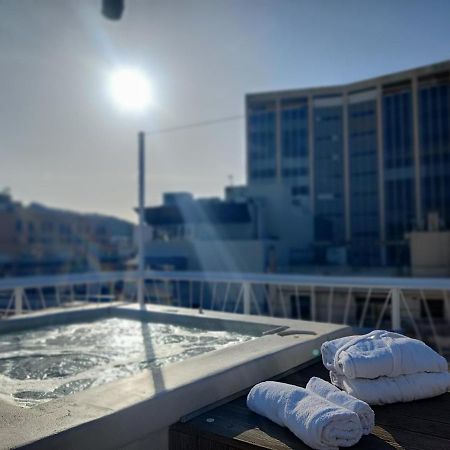 Unique Solar Penthouse With Jacuzzi And Sauna In Central Athena Bagian luar foto